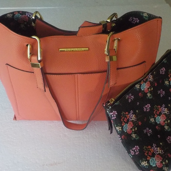 Steve Madden 2 Bag Tote Set - Picture 6 of 16